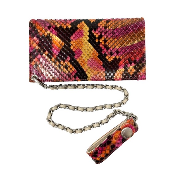 CHANEL Vintage CC Logo Chain Wallet Snap Button
Pink Orange Leather - Picture 12 of 15